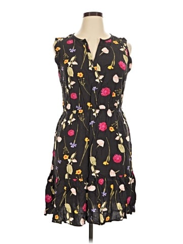 Ann Taylor LOFT Outlet Cocktail Dress (view 1)