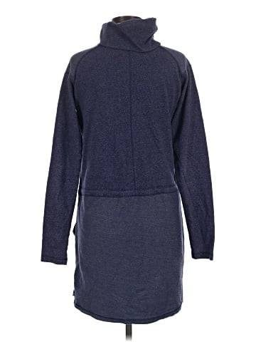 Mountain Hardwear Sweatshirt (view 2)