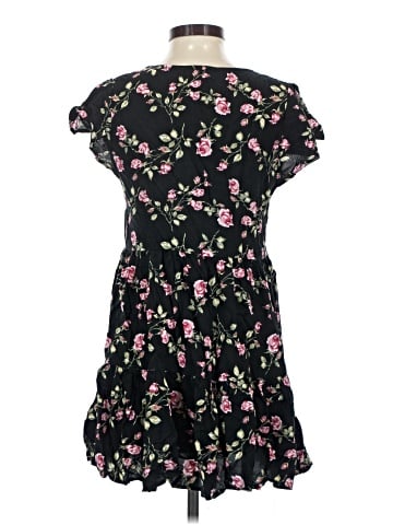 Urban Outfitters Casual Dress (view 2)