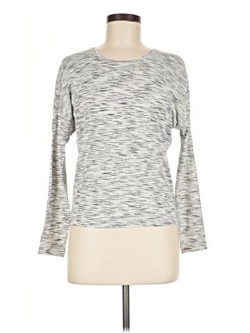 Lululemon Athletica 3/4 Sleeve T-Shirt (view 1)