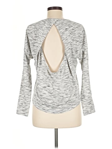 Lululemon Athletica 3/4 Sleeve T-Shirt (view 2)