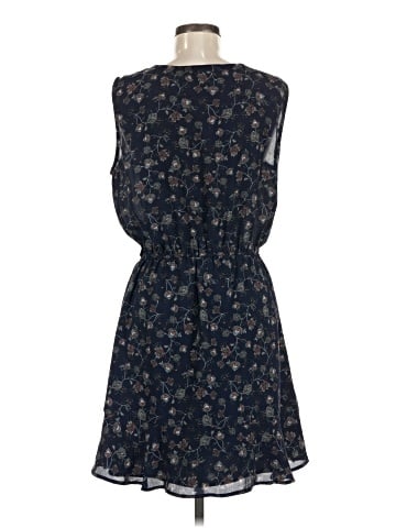 Cupcakes & Cashmere Casual Dress (view 2)