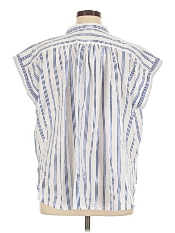 Ann Taylor LOFT Sleeveless Button-Down Shirt (view 2)