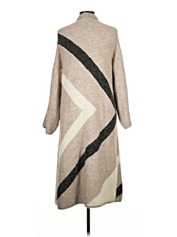 Akemi + Kin Cardigan (view 2)