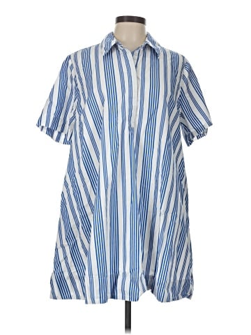 Old Navy Short Sleeve Button-Down Shirt (view 1)