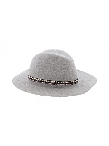 Echo Fedora (view 1)