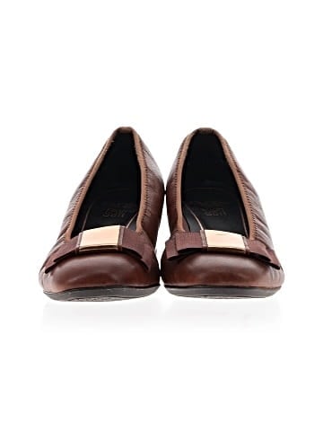 Ara Heels (view 2)