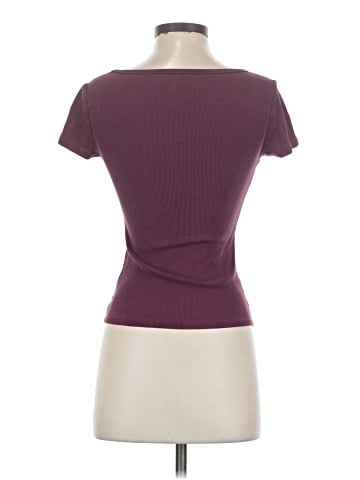 Old Navy Short Sleeve T-Shirt (view 2)
