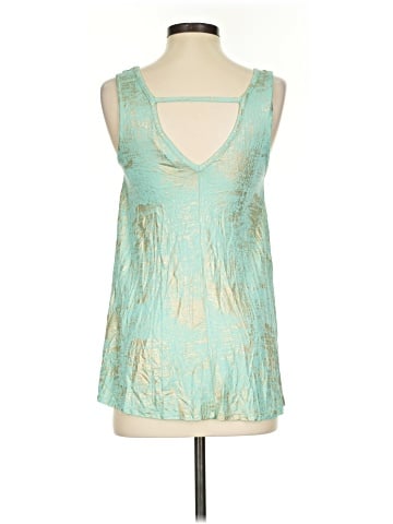 Jennifer Lopez Sleeveless Top (view 2)