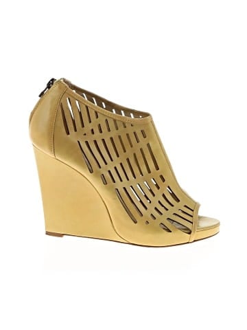 Pour La Victoire Wedges (view 1)