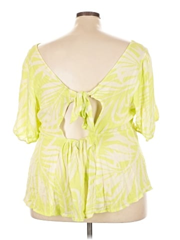 Torrid Short Sleeve Blouse (view 2)