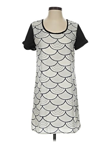 Romeo & Juliet Couture Casual Dress (view 1)