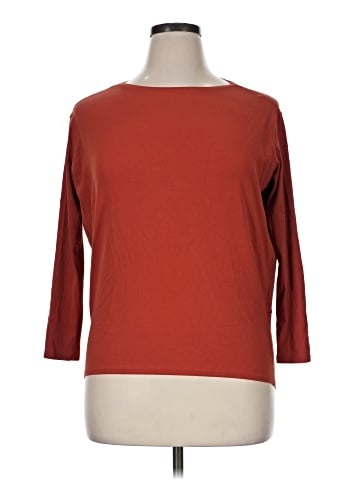 Lululemon Athletica 3/4 Sleeve T-Shirt (view 1)
