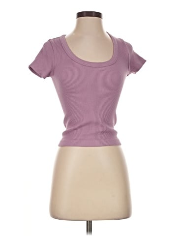 Old Navy Short Sleeve T-Shirt (view 1)