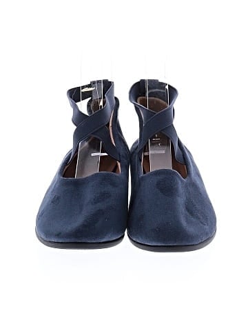 Unbranded Flats (view 2)