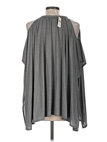 Deletta Poncho (view 2)