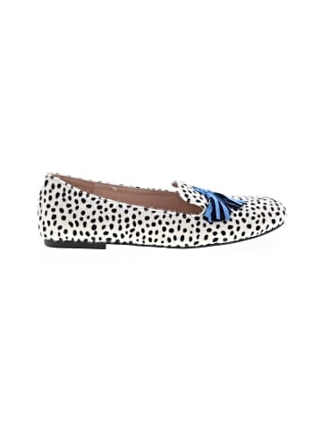 Unbranded Flats (view 1)