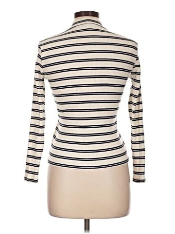 Uniqlo Turtleneck Sweater (view 2)