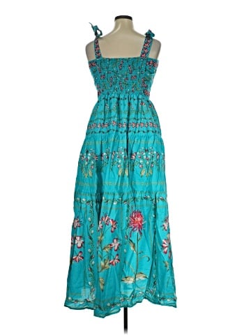 Crown & Ivy Casual Dress (view 2)