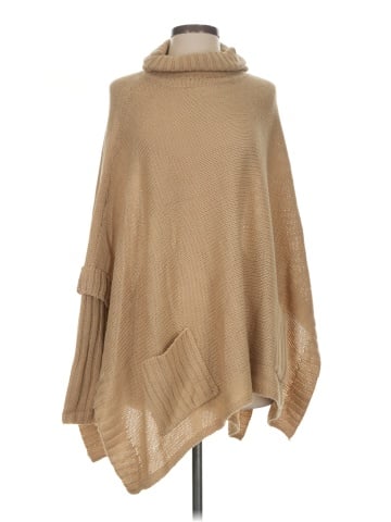 Noir Poncho (view 1)