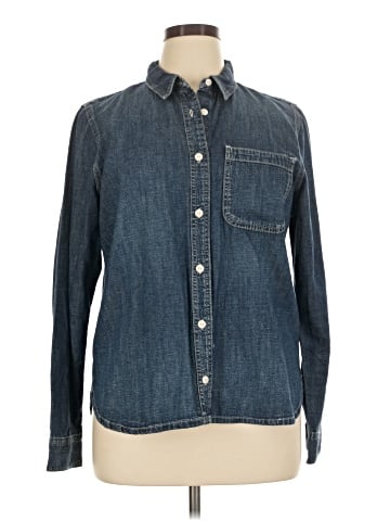 Madewell Denim Tuckable Button-Up Shirt in Hillsborough Wash (view 1)