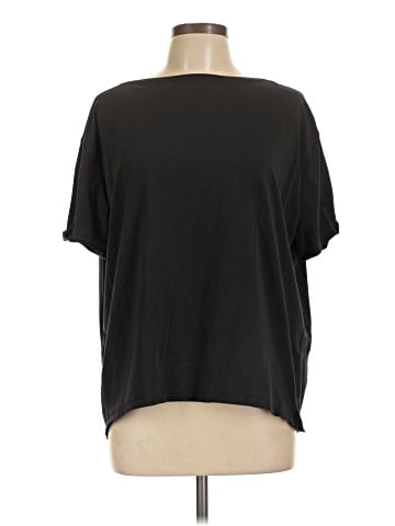 Lululemon Athletica Short Sleeve T-Shirt (view 1)