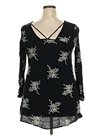 Xhilaration 3/4 Sleeve T-Shirt (view 2)