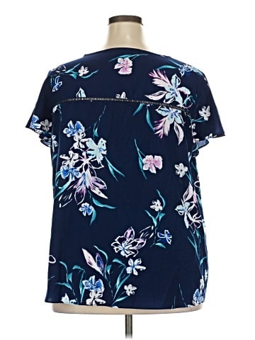 Lane Bryant Short Sleeve T-Shirt (view 2)