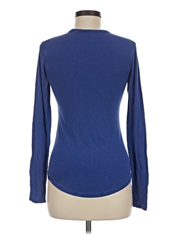 Lululemon Athletica Long Sleeve T-Shirt (view 2)