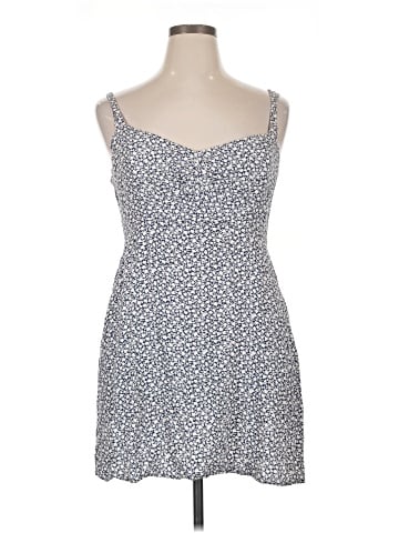 Old Navy Casual Dress (view 1)
