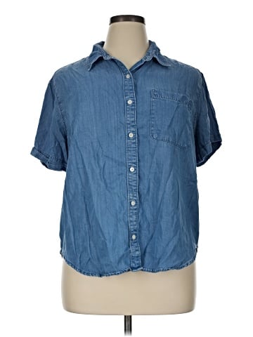 Levi's Short Sleeve Button-Down Shirt (view 1)