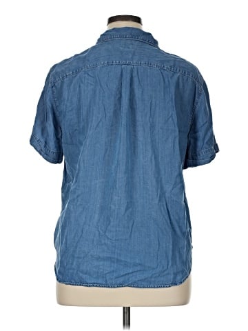Levi's Short Sleeve Button-Down Shirt (view 2)