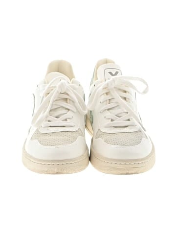 VEJA Sneakers (view 2)
