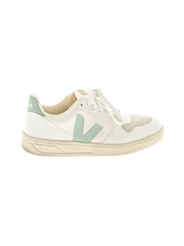 VEJA Sneakers (view 1)