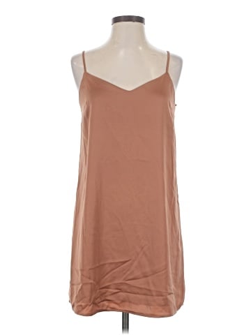 Le Lis Casual Dress (view 1)