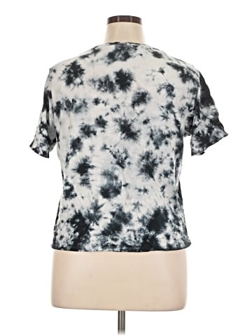 Elizabeth and James Short Sleeve T-Shirt (view 2)