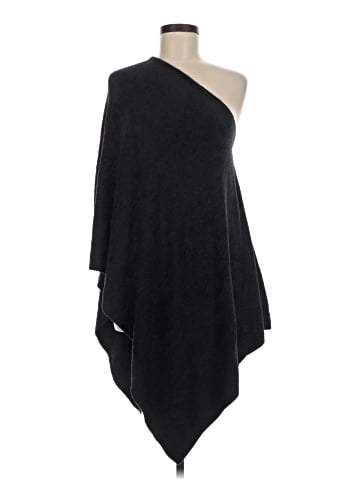 Barefoot Dreams Poncho (view 1)