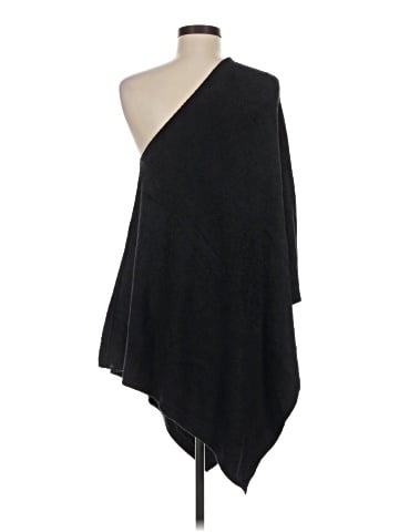 Barefoot Dreams Poncho (view 2)