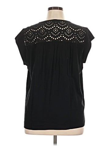 Daniel Rainn Sleeveless T-Shirt (view 2)
