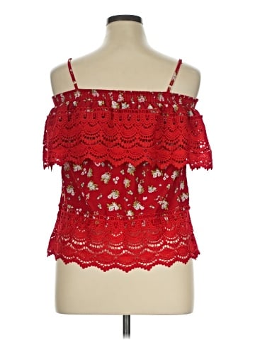 No Boundaries Sleeveless Top (view 2)