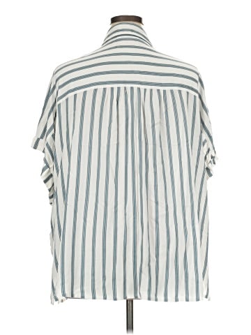 Lane Bryant Short Sleeve Button-Down Shirt (view 2)