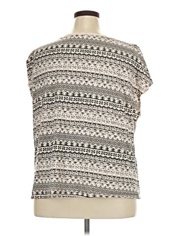 Lane Bryant Outlet Short Sleeve Top (view 2)