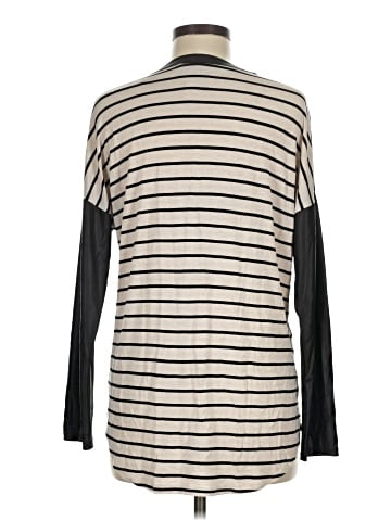 Romeo & Juliet Couture Long Sleeve Top (view 2)