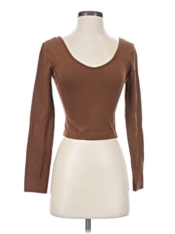 Lululemon Athletica Long Sleeve T-Shirt (view 1)