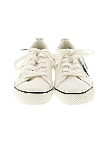 Cariuma X Peanuts Sneakers (view 2)