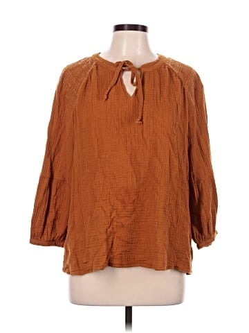 wonderly 3/4 Sleeve Blouse (view 1)
