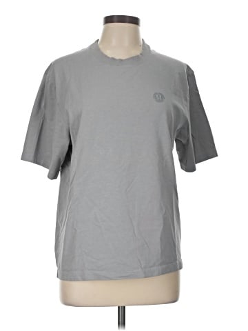 Lululemon Athletica Short Sleeve T-Shirt (view 1)