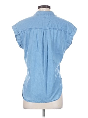 Gap Sleeveless Button-Down Shirt (view 2)