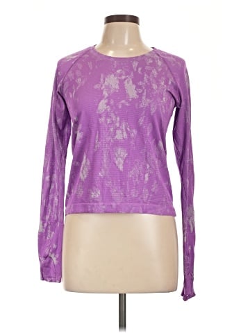 Lululemon Athletica Long Sleeve T-Shirt (view 1)