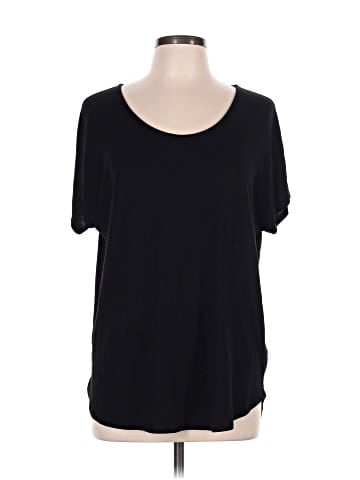 Lucy & Laurel Short Sleeve T-Shirt (view 1)